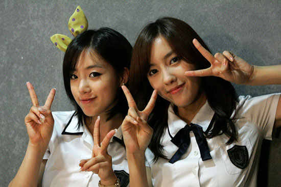 T-ara Eunjung and Hyomin at movie set