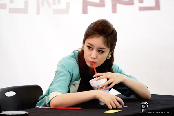 T-ara Jiyeon fan signing event