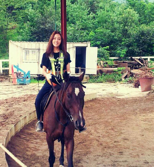 T-ara Hyomin horse riding for Gyebaek