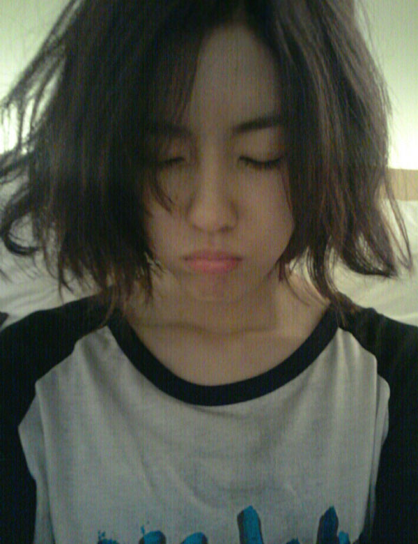 T-ara Hyomin messy hair selca