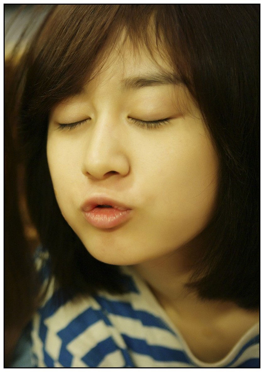 T-ara Jiyeon kiss