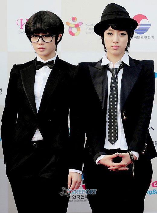 T-ara Jiyeon and Eunjung Roly Poly boys