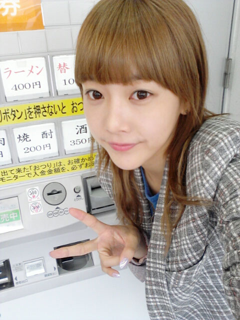 T-ara Soyeon Japanese ramen vending machine