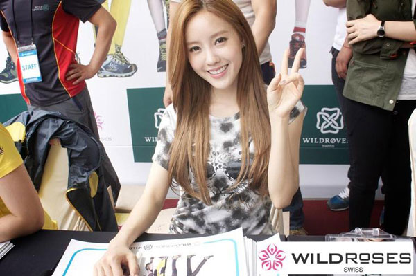 T-ara Hyomin Wild Roses fan signing event